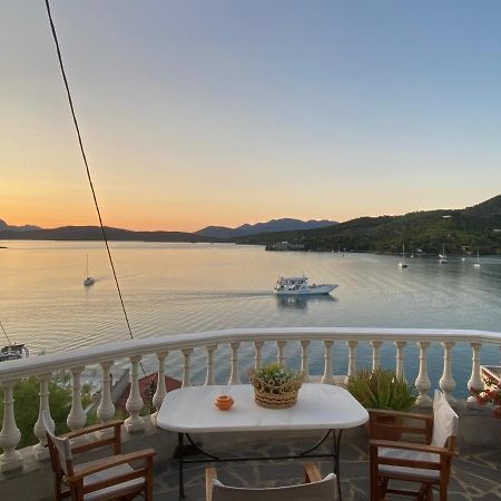 Kasteli Suite Poros Town المظهر الخارجي الصورة