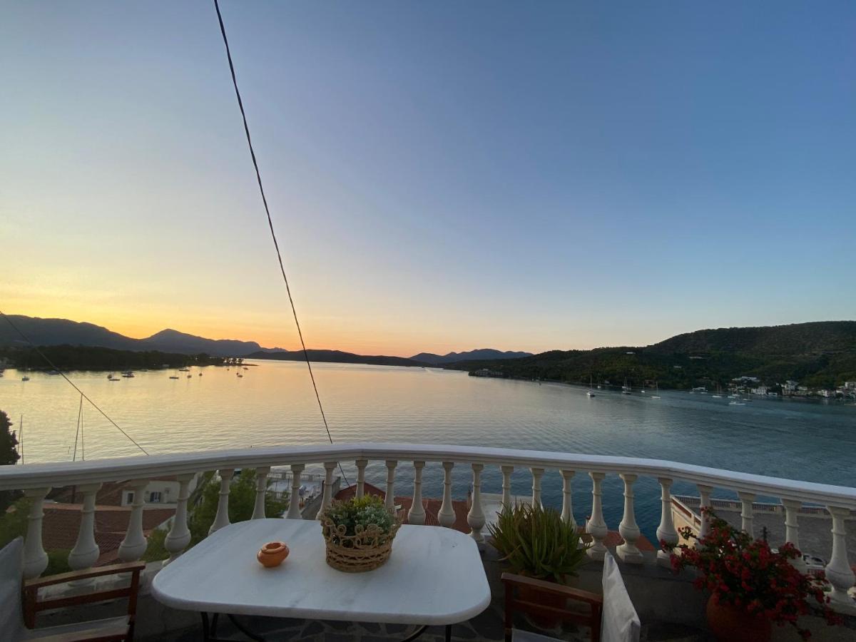 Kasteli Suite Poros Town المظهر الخارجي الصورة