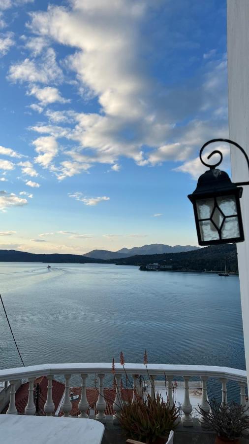 Kasteli Suite Poros Town المظهر الخارجي الصورة