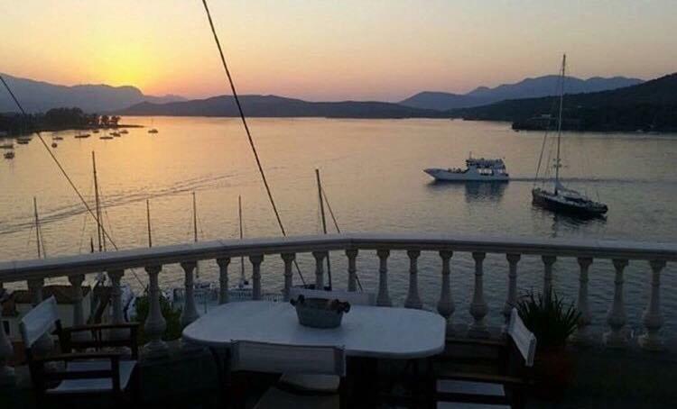 Kasteli Suite Poros Town المظهر الخارجي الصورة